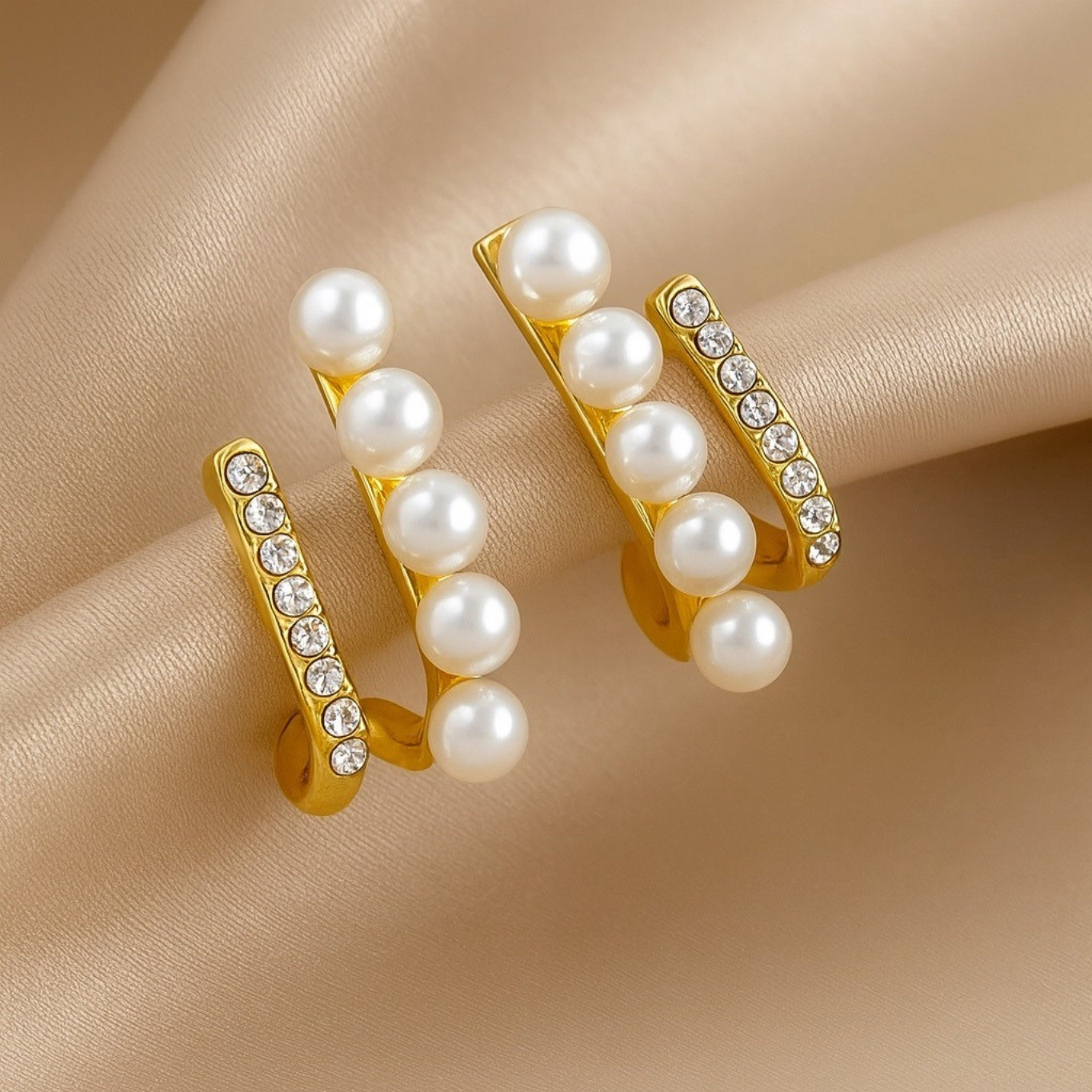 The Dazzle Bar Earring