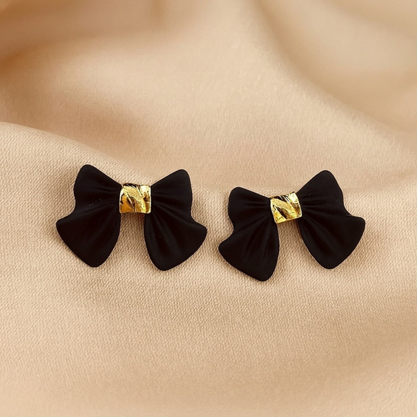 Black Bliss Bow Earring