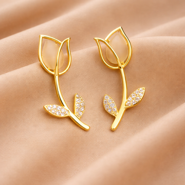 Mini Rose Pearl Earring