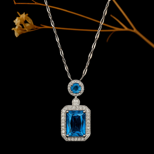 Queen's Gem Pendant