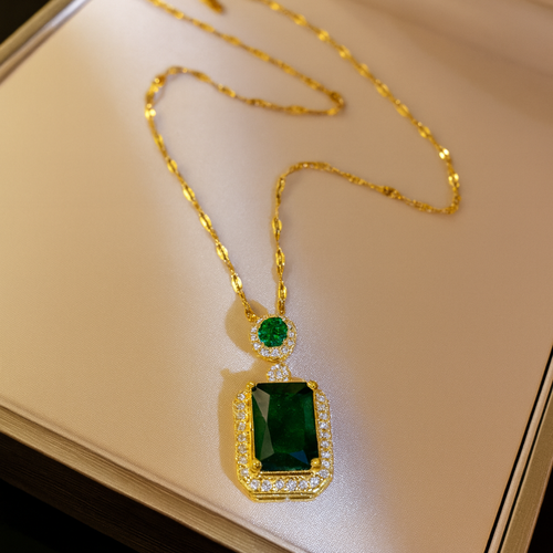 Green Majestic Pendant